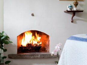 Fireplace Rooms, Historic Smithton Inn